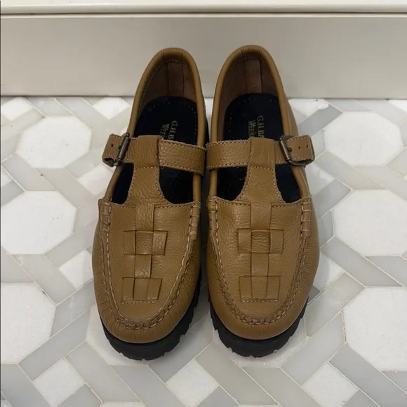 G.H. Bass & Co. Women's Fisherman Super Lug Weejuns Loafer - Picture 2 of 6